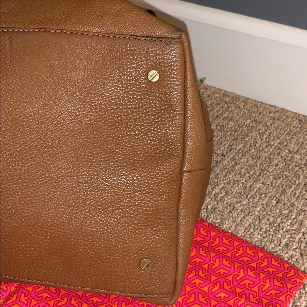 Tory Burch Tan Leather Perforated Logo Tote - Picture 4 of 12